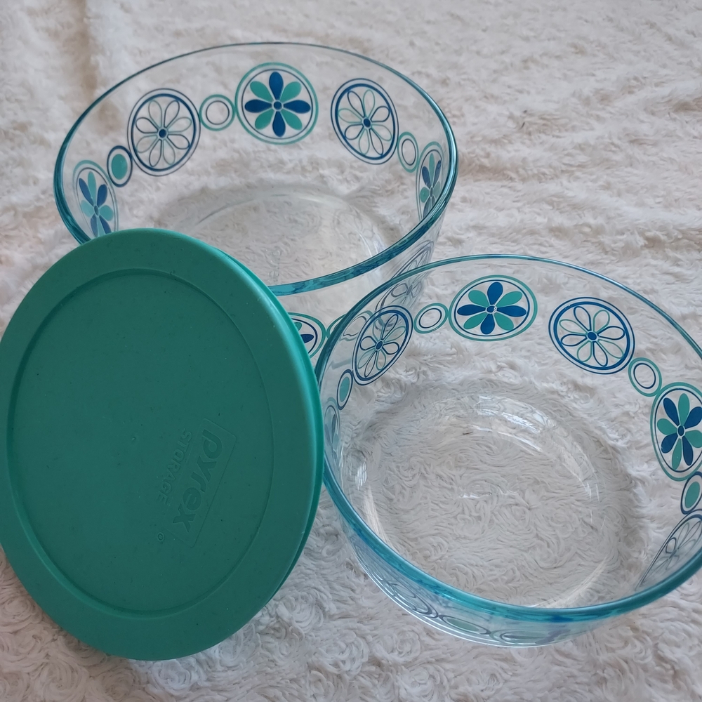 Pyrex Simply Store Decorated Glass Storage Containers Pinwheel 3 Pcs MCM Retro